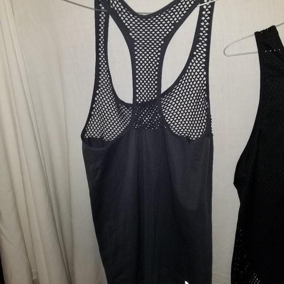 2 Zella Size Medium Tank Tops - Picture 5 of 8